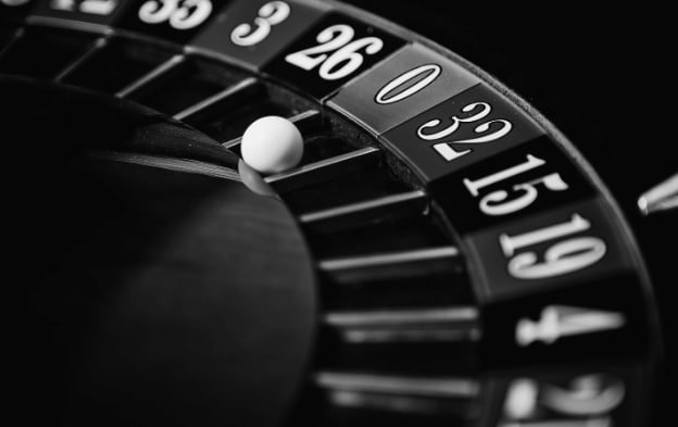 ayaya777 Baccarat ဂိမ်းတွင် ဒီလာနှင့် ကစားသောမြင်ကွင်း