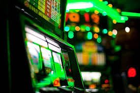 ayaya777 Live Casino ဒီလာနှင့် ကစားနေသောမြင်ကွင်း
